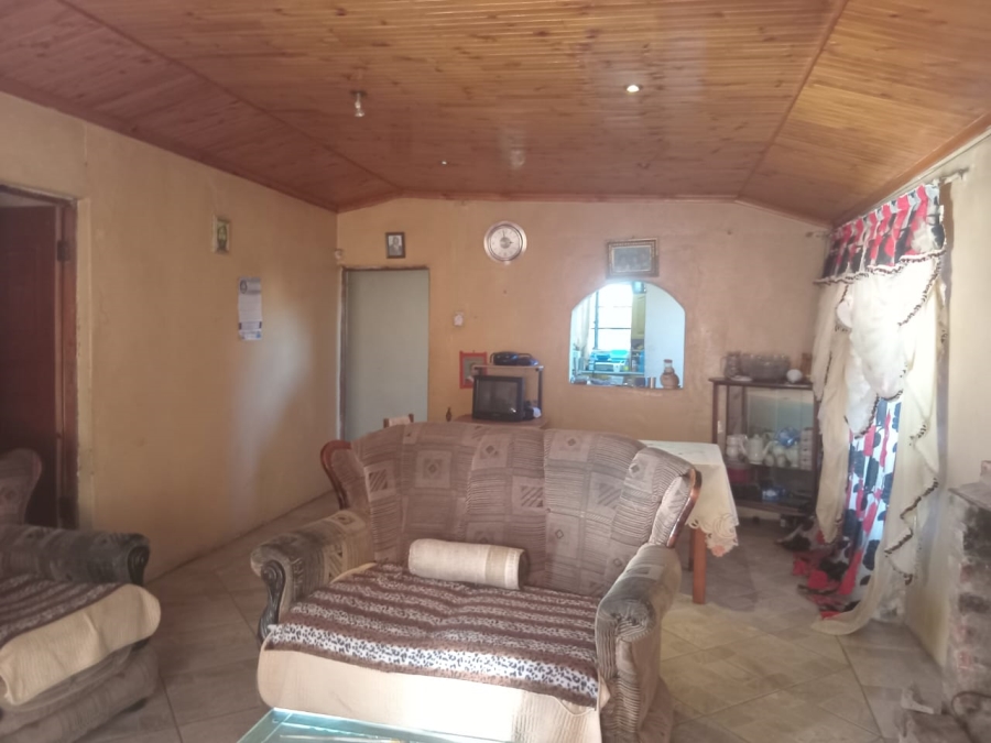 4 Bedroom Property for Sale in Kwa Nobuhle Eastern Cape